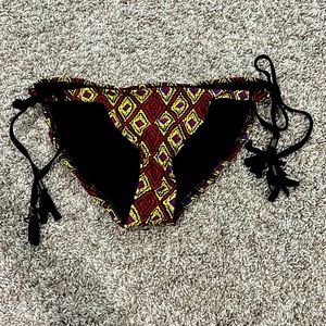 BIKINI BOTTOM